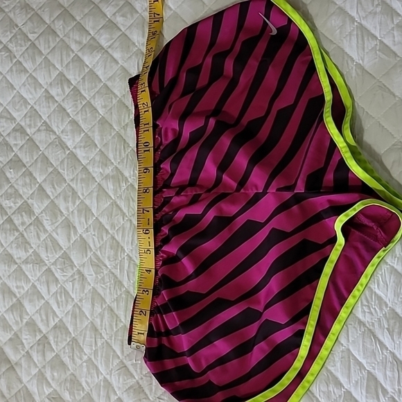 Nike Dri-Fit Running Shorts Size Medium - Picture 6 of 6
